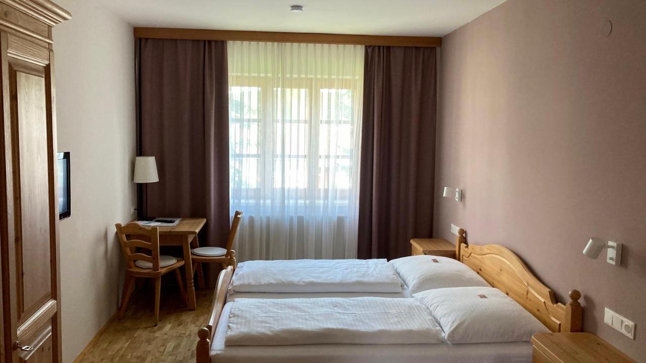 Zoechbauer Gaestehaus - Hotel Garni Kapelln Bagian luar foto