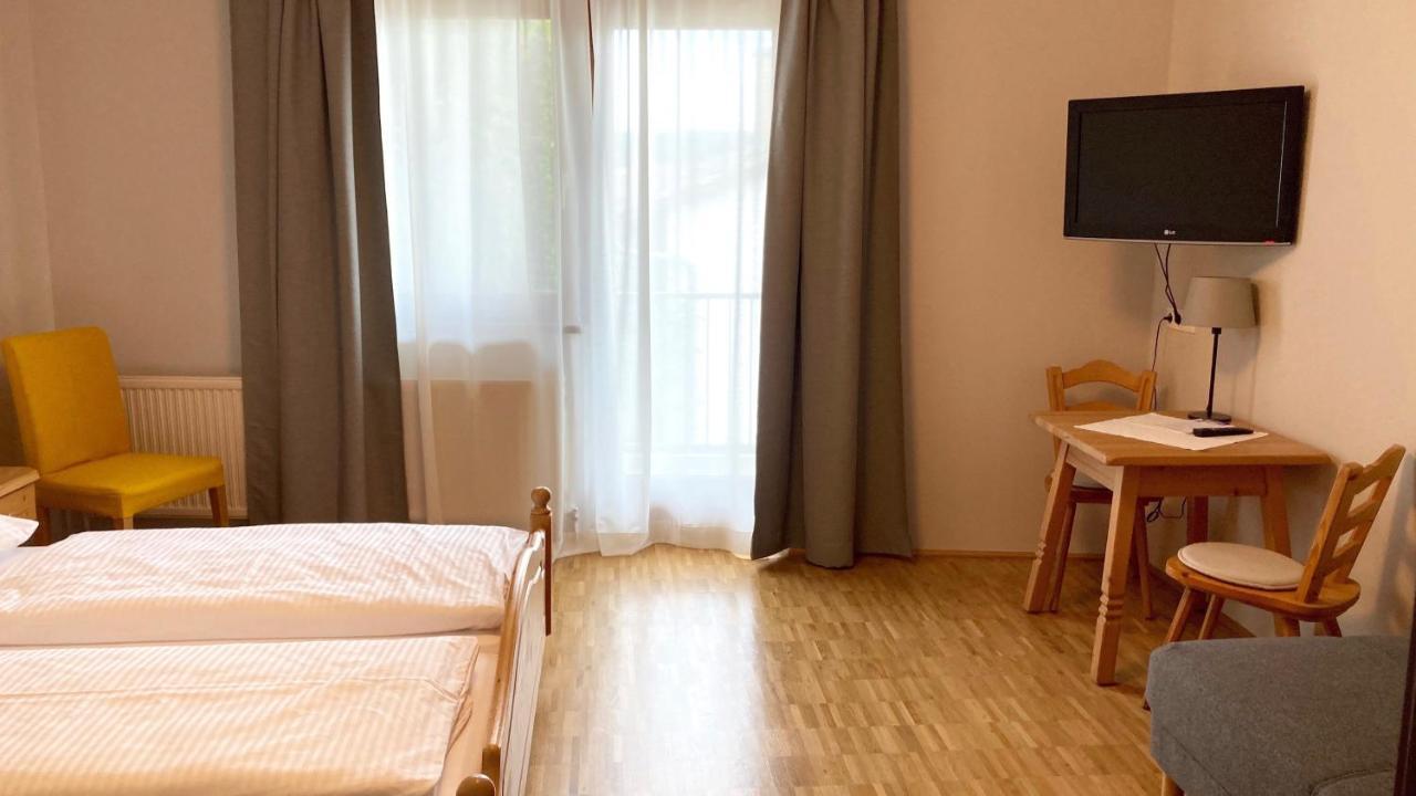 Zoechbauer Gaestehaus - Hotel Garni Kapelln Bagian luar foto